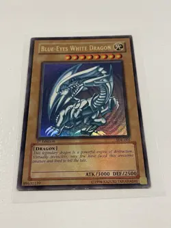 Blue-Eyes White Dragon SDK-001 1st Edition N.A. - LP - Holo Bleed 🩸 - Image 3