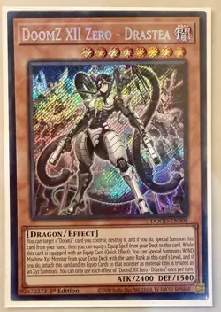 Yugioh! 1x DoomZ XII Zero - Drastea DOOD-EN008 Secret Rare 1st Ed NM - Image 1