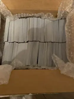 Lot Of 1000 Pokemon Cards Bulk Commons uncommons Holo Reverse Holo - Image 1