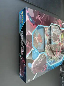 Pokemon TCG Blastoise VMAX Battle Box - Image 3