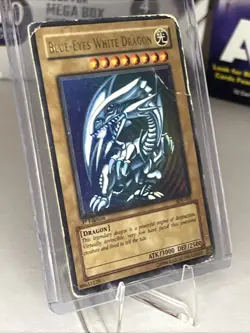 Yu-Gi-Oh! TCG SDK-001 Blue-Eyes White Dragon Ultra Rare First Edition - Image 4