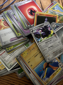 Bulk pokemon cards- 50 pokemon cards. Rare, holographic, and commons - Image 1