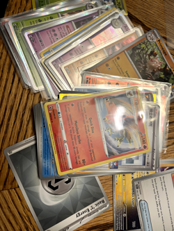 Bulk pokemon cards- 50 pokemon cards. Rare, holographic, and commons - Image 3