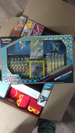 Pokemon TCG Crown Zenith Premium Figure Collection (Shiny Zacian) Pin & Figure - Image 1