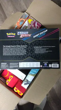Pokemon TCG Crown Zenith Premium Figure Collection (Shiny Zacian) Pin & Figure - Image 2