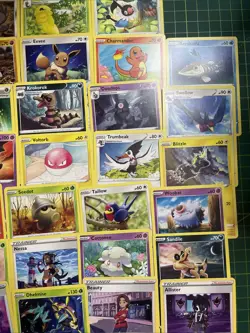 Pokemon TCG Vivid Voltage 90 Card Bundle Regular Common Uncommon Near Mint - Image 5