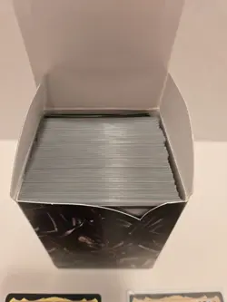 Magic: The Gathering Warhammer 40K Commander Deck: Tyranid Swarm - Open/Sleeved - Image 3