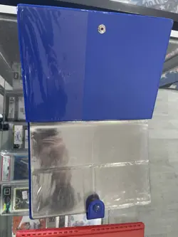 Vintage 1999 Red Pikachu, Blue Charmander Pokemon 4-Pocket Card Binder - Image 4