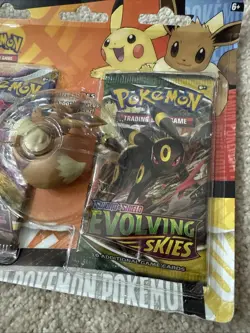 Pokemon TCG : Back to School Eevee Eraser 2 Booster Blister Evolving Skies - Image 3