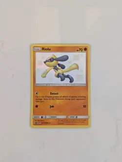 2019 Pokemon TCG Riolu Holo Shiny Vault Rare Card SV21/SV94 NM/Mint Condition - Image 1