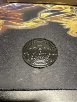Dragonite Holo Gold & Black Pokemon TCG Coin - Image 2