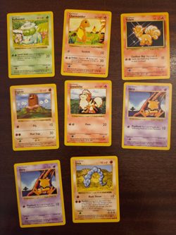 Pokemon Card Shadowless Lot w/ Charmander and Bulbasaur - Image 1
