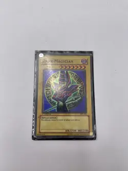Yugioh TCG 1996 1st Edition Dark Magician Holo Foil Rare HTF Preowned VTG Card - Image 1