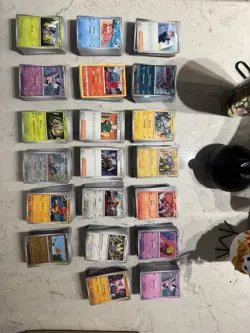 2000 Pokemon Cards Bulk Lot - Commons/Uncommons/rare holo/rev holo/no energy - Image 1