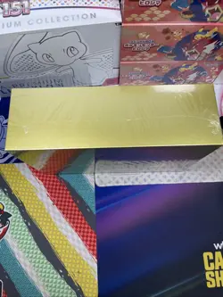 Golden Pokemon Sword & Shield 25th Anniversary Golden Box Card Game (Japanese) 4521329322605 - Image 2