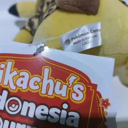 Pikachu Plush 8" Berkemeja Batik Staryu Pokemon Indonesia Journey + PROMO Card - Image 5