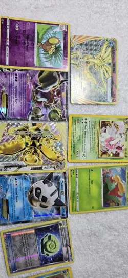 Pokemon Cards Bulk Lot 300+ w/ Holos, EX & BREAK, Trainers/Energy + 2 Burger Kin - Image 3