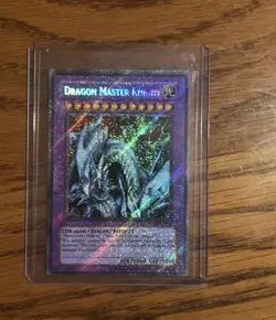 Yu-Gi-Oh Dragon Master Knight RP02-EN097 Retro Pack 2 Unlimited REPRINT 2025 - Image 1