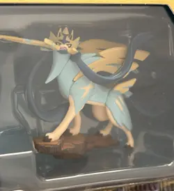 Pokemon TCG: Shiny Zacian Crown Zenith Premium Figure Collection - Image 4