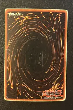 Yu-Gi-Oh! Dark Magician SDY-006 Holo Ultra Rare - Image 3