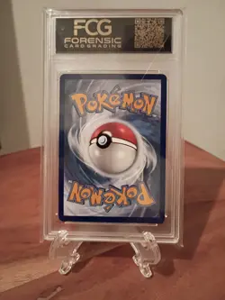 Pokemon TCG Trainer Cynthia SV82/SV94 Hidden Fates Shiny Vault NM graded fcg 9 - Image 2