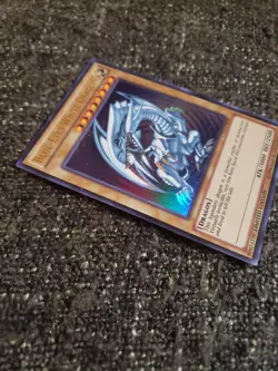YuGiOh CT13 Limited Ed UR Holofoil Cards Blue Eyes White Dragon & Dark Magician - Image 3