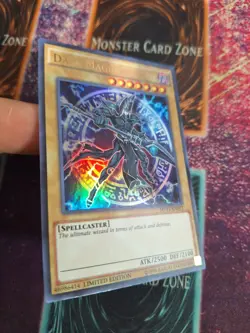 Yu-Gi-Oh! Dark Magician MVP1-ENSV3 Ultra Rare Limited Near Mint a1/ - Image 2