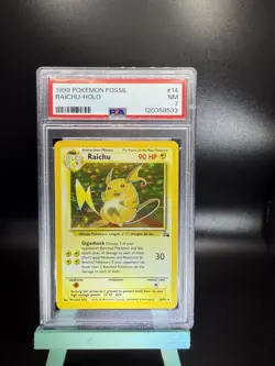 POKEMON 1999 FOSSIL RAICHU HOLO 14/62 PSA 7 - Image 1