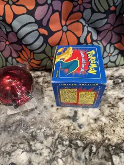 1999 Burger King Pokemon Charizard 23k Gold Plated Card And Pokeball NOT Sealed. - Image 2