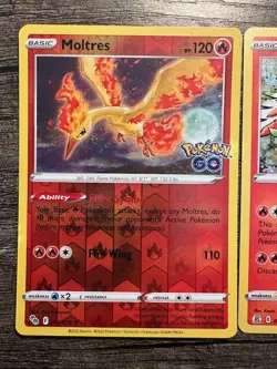 HO-OH 001/025 RARE HOLO CELEBRATIONS+ MOLTRES 012/078 RARE REV.HOLO POKEMON GO - Image 2