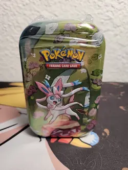Pokemon - Prismatic Evolutions Sylveon Sealed Mini Tin 2 Booster packs - Image 1