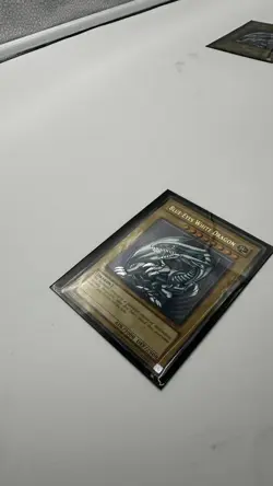 Yu-Gi-Oh! TCG Blue-Eyes White Dragon Kaiba SDK-001 Unlimited Ultra Rare - Image 3
