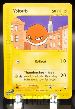Pokemon TCG Card - Voltorb 64/147 Aquapolis Uncommon Vintage E-Reader - Image 1