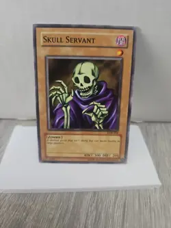Yu-Gi-Oh Skull Servant LOB-004 Unlimited NM - Image 1