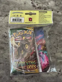 Pokemon Evolving Skies TCG Mini Portfolio with 1 Sealed Booster Pack New - Image 1