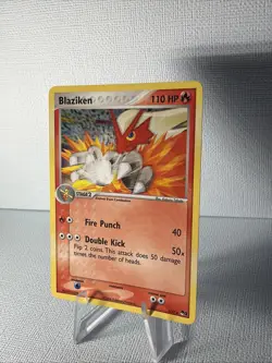 Pokemon Blaziken 001/017 POP Series 1 Holo Light Play - Image 2