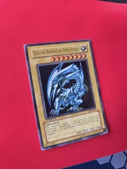 Yu-Gi-Oh Blue EYES White dragon Very Good Condition SDK SPANISH - Image 5