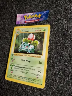 1st Edition Shadowless Ivysaur Base Set Pokemon Card 30/102 LP-NM - Image 2