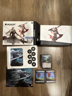 MTG Final Fantasy Empty Gift Bundle Box And Die Magic The Gathering - 100+ Cards - Image 1