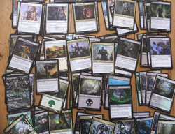 120 MTG card common/uncommon bundle job lot + 2 protectors Magic the Gathering - Image 3