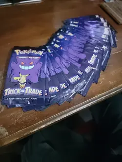 Pokemon TCG 2022 Halloween Trick or Trade Booster Packs , 20x Packs - Image 1