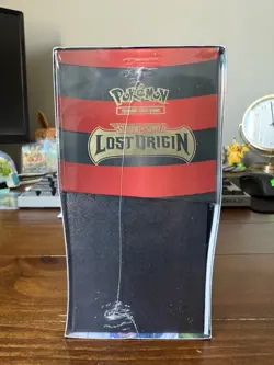 Factory Sealed Pokemon TCG Lost Origin Elite Trainer Box (ETB) 820650850714 - Image 4