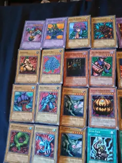 Vintage Yu-Gi-Oh metal raiders lot of 128 cards. - Image 2