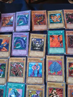 Vintage Yu-Gi-Oh metal raiders lot of 128 cards. - Image 3