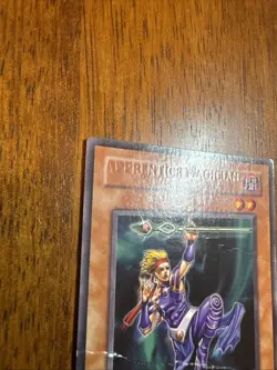 YuGiOh Error Card Misprint/ Imprint Name Apprentice Magician MFC-066 (DMG) - Image 2