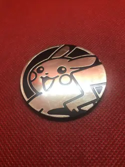 Pokemon TCG coin - Pikachu gold jumbo NM - Image 1