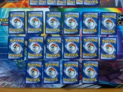 Vintage Pokemon Card Lot Holo Etc MP-Damaged Venusaur Mew Umbreon Fire 485+ - Image 4