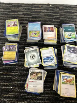 LOT OF OVER 400 POKEMON CARDS - Image 5