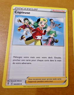POKEMON EVOLUTION CELESTE FRANCAISE CARD GAME CARTE COPIEUSE 143/203 FR MINT - Image 1