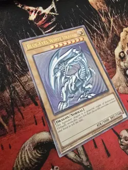 Blue-Eyes White Dragon Ultimate Rare OP28-EN001 Yugioh - Image 2